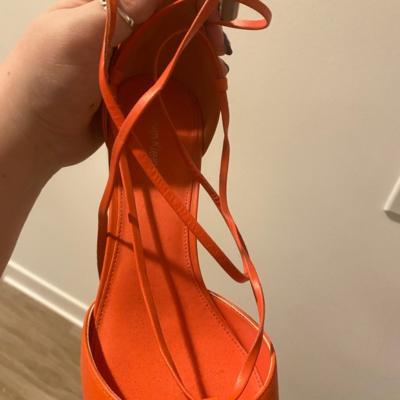 CALVIN KLEIN LACE UP POINTED TOE SILVER DETAIL HEELS - Picture 2 of 8